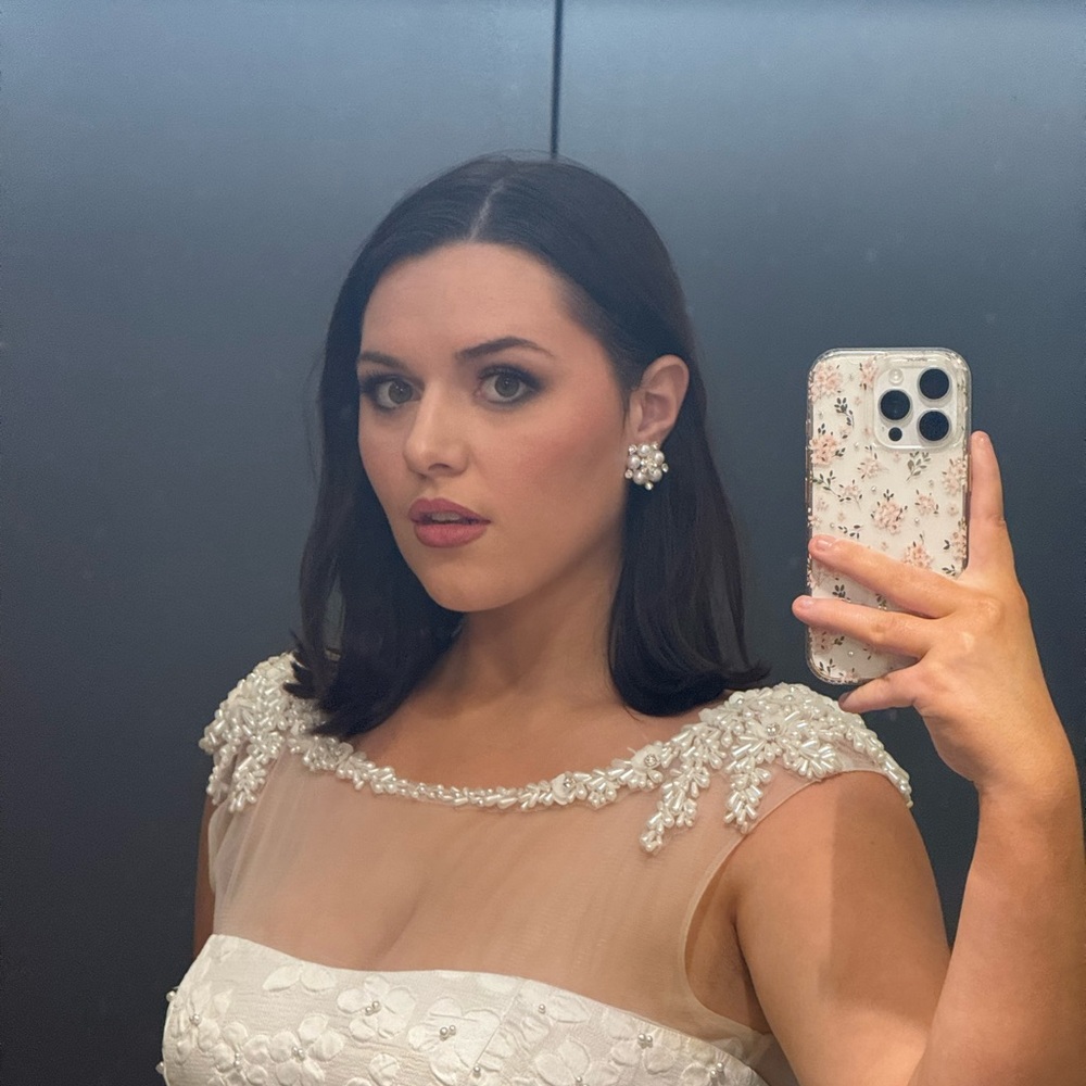 White Lace Fit-and-Flare Dress - Classic Elegant Style - Picture 3 of 3